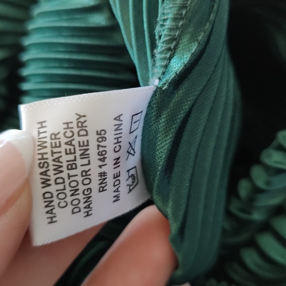 NEW VICI Never worn- Plisse Jumpsuit Green small - Picture 7 of 7